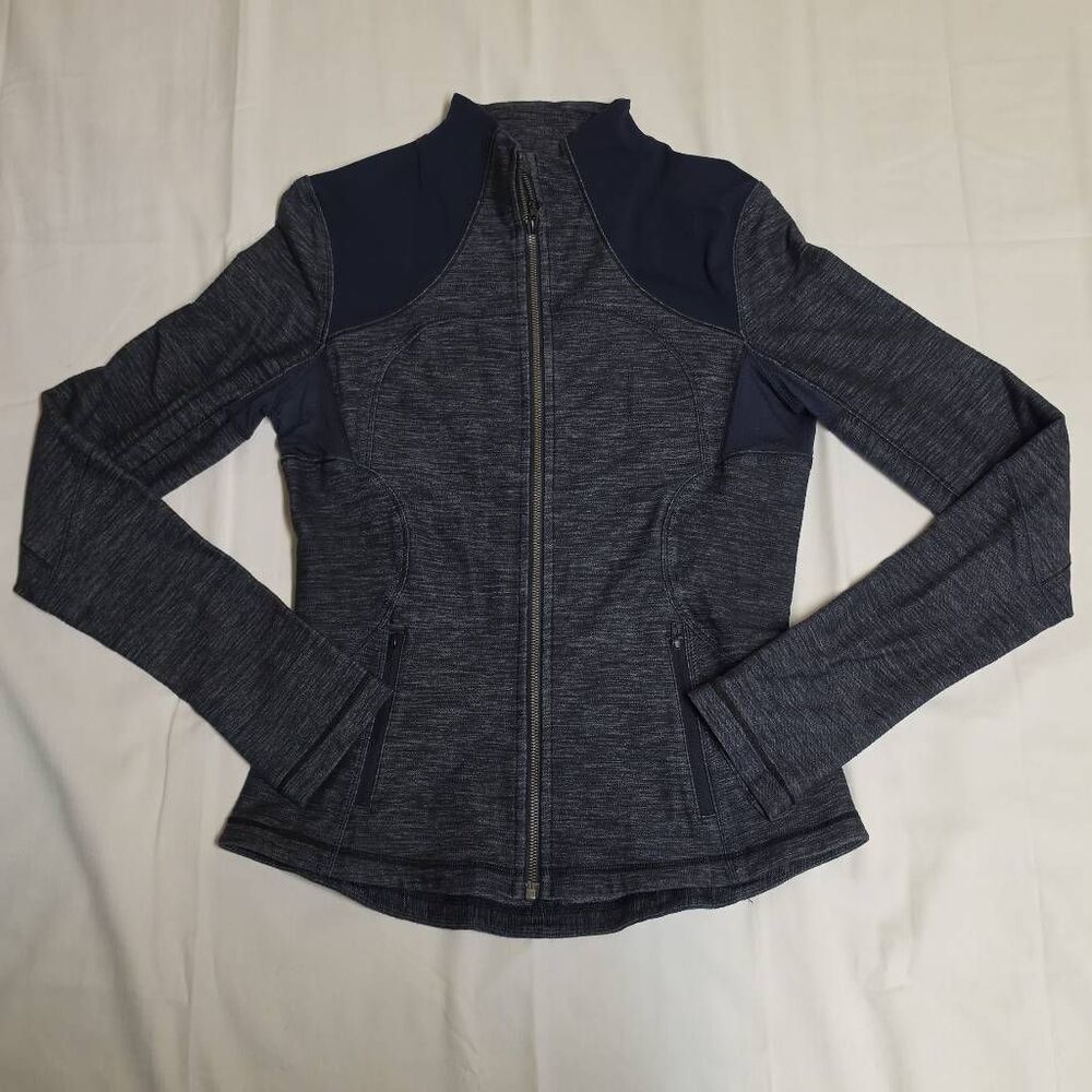 Lululemon Forme Jacket in a Slub Denim Inkwell color Size 10